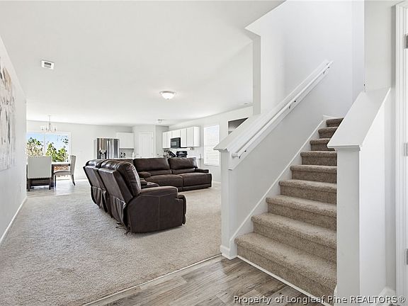 4th image of 913 Sapphire Stone Ln