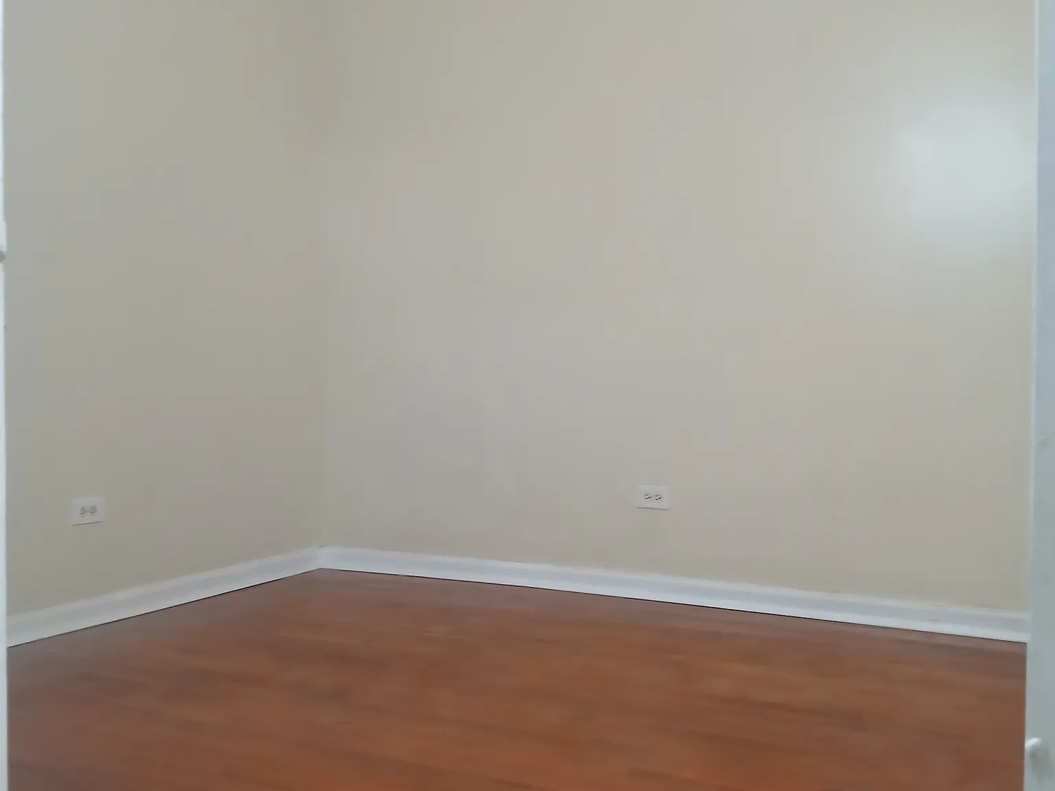 3 bed, 1044 sqft, $1,900 — Photo 4