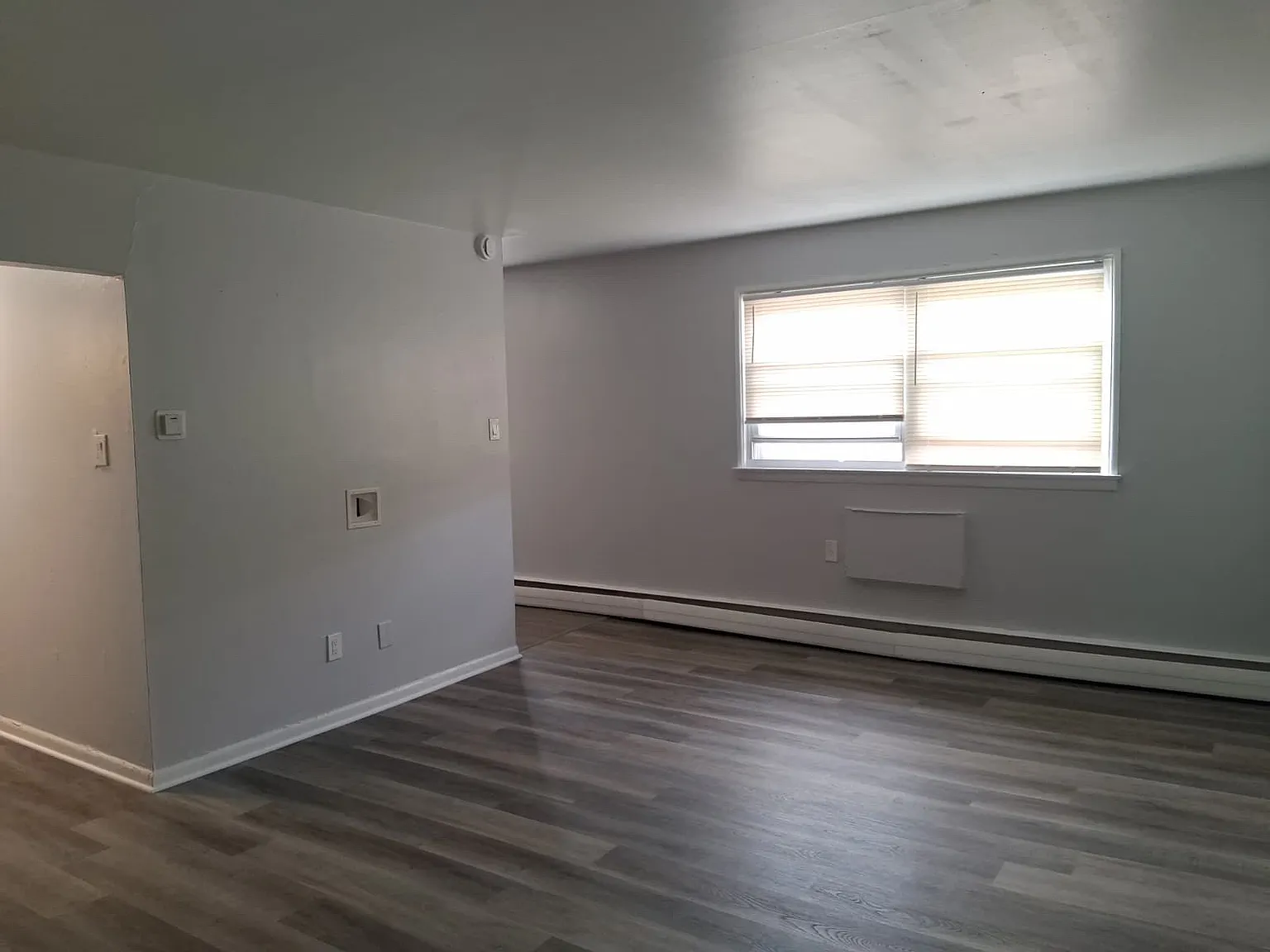1 bed, 1200 sqft, $1,300 — Photo 2