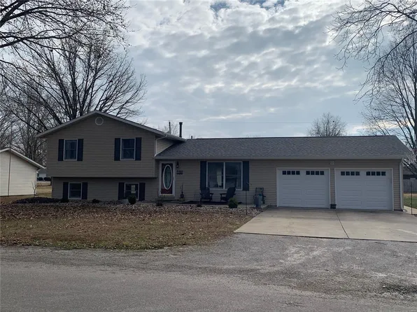 398 W Oak St, Aviston, IL 62216