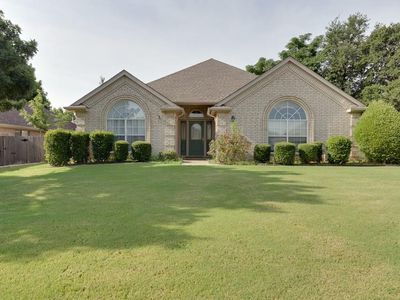 713 Highstar Ct, Hurst, TX, 76054