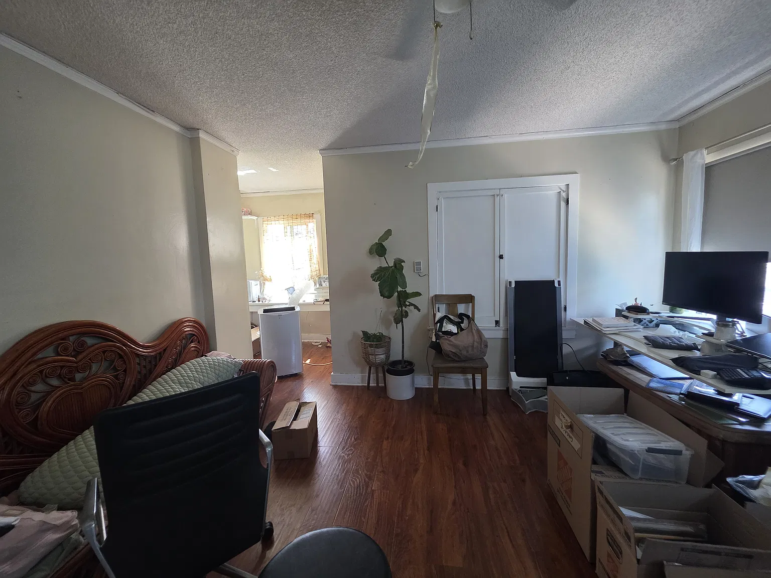 2 bed, 1000 sqft, $2,045 — Photo 2