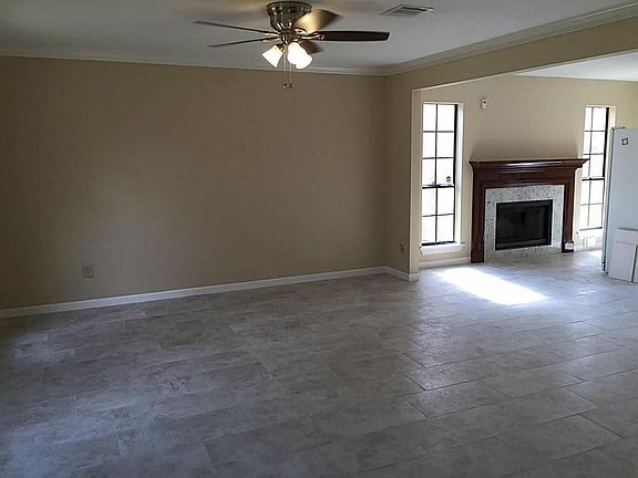 2nd image of 811 Island Meadow Ct
