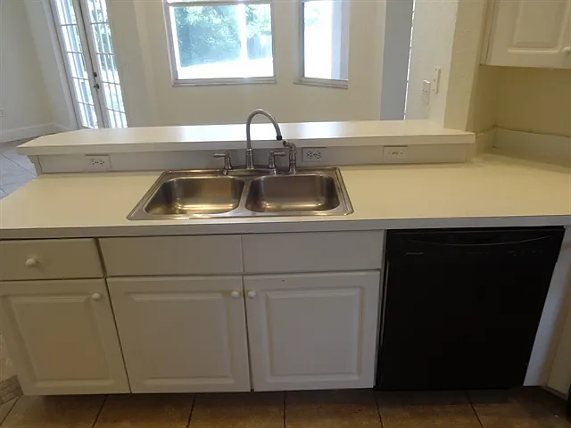 816 Elm Forest Dr — Photo 3