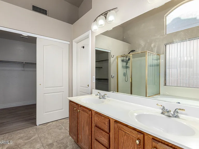 359 E Horseshoe Ave — Photo 19