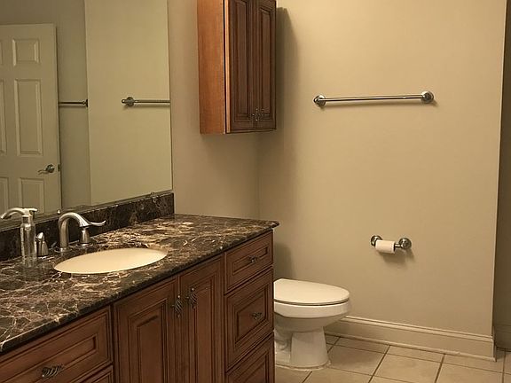 4th image of 300 W 5th St APT 131