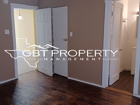 5th image of 205-207 Davis St #205