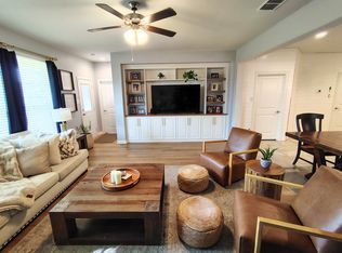 423 Regatta Ln, Azle, TX 76020