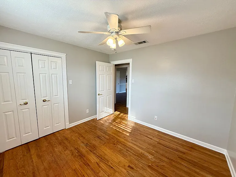 207 Estates Dr — Photo 13