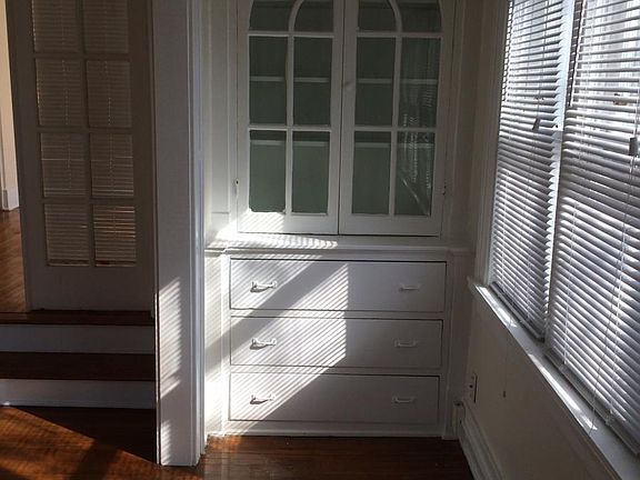 4th image of 203 Lexington Ave APT A