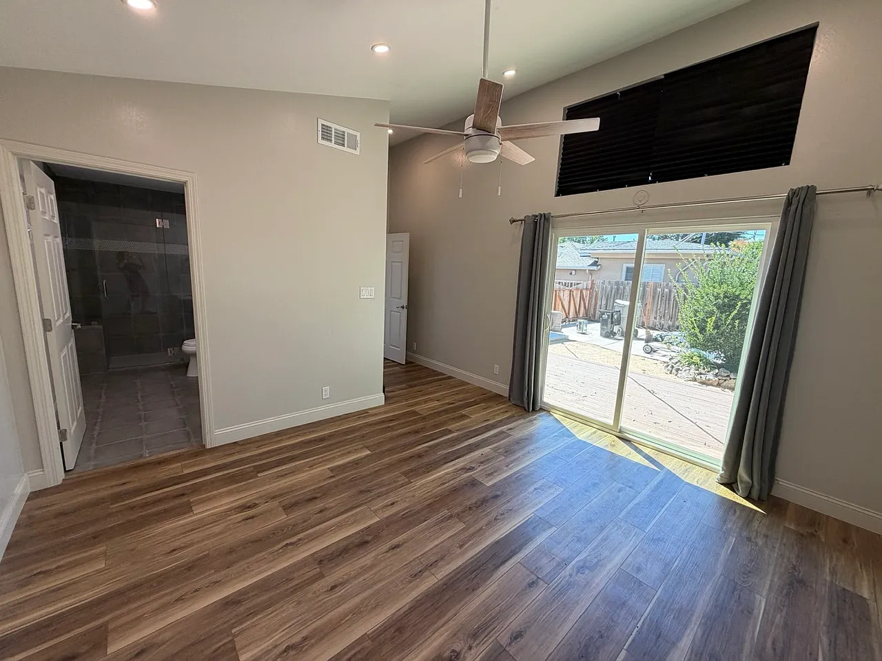 4 bed, 1312 sqft, $4,900 — Photo 3