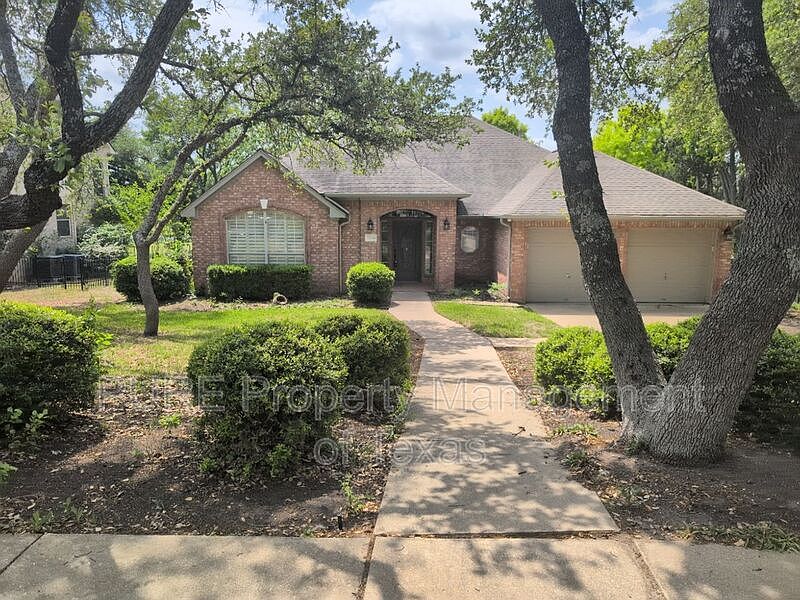 1st image of 2004 Saint Andrews Dr