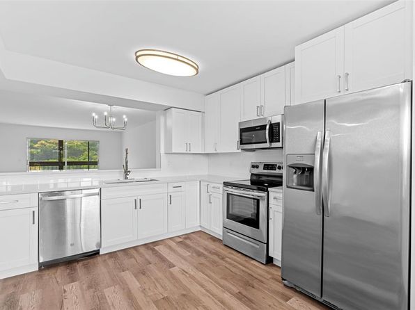 7301 Amberly Ln APT 403