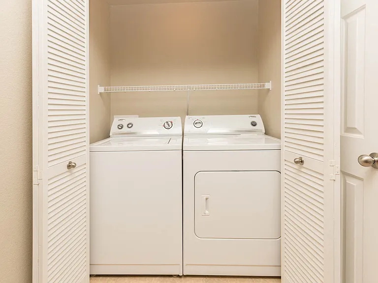 2b2 1182 SQFT 2 Bed 2 Bath