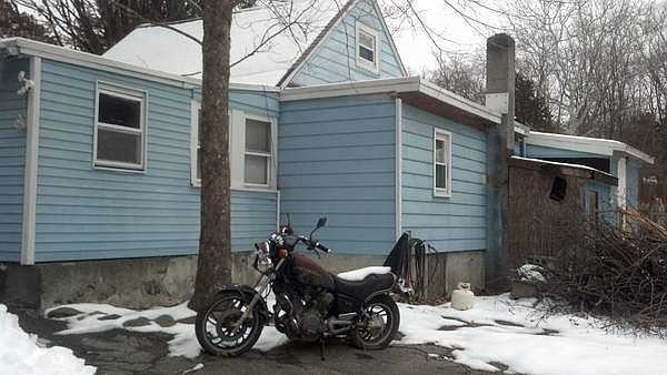 2nd image of 40 W Dorsey Ln