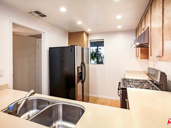 3rd image of 2018 Griffith Park Blvd APT 323