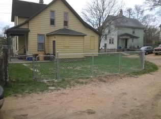 1063 School St, Rockford, IL 61101
