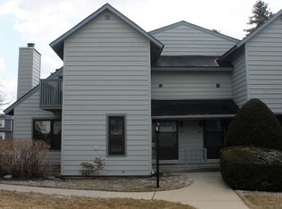 638 Chip Ct, Gurnee, IL 60031