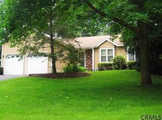 74 Algonquin Rd, Halfmoon, NY 12065