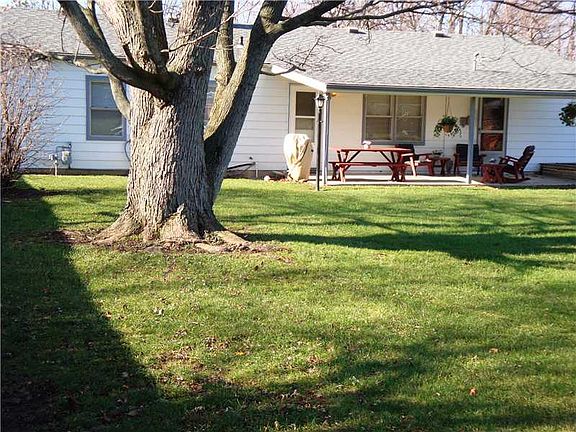 3rd image of 404 Fairlane Dr