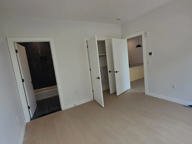 74 Webster St #4E — Photo 7