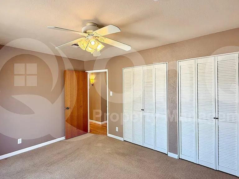 104 E Taylor St — Photo 11