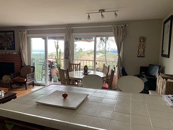 5th image of 3652 Clairemont Dr Unit 2D