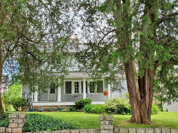 Front of the house from the street.