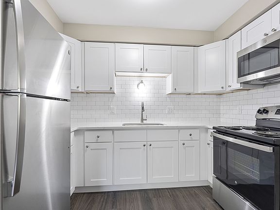 2nd image of 1738 McLain Ave #2