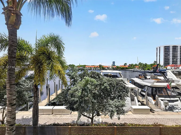 3750 Yacht Club Dr #Townhouse 5 — Photo 31