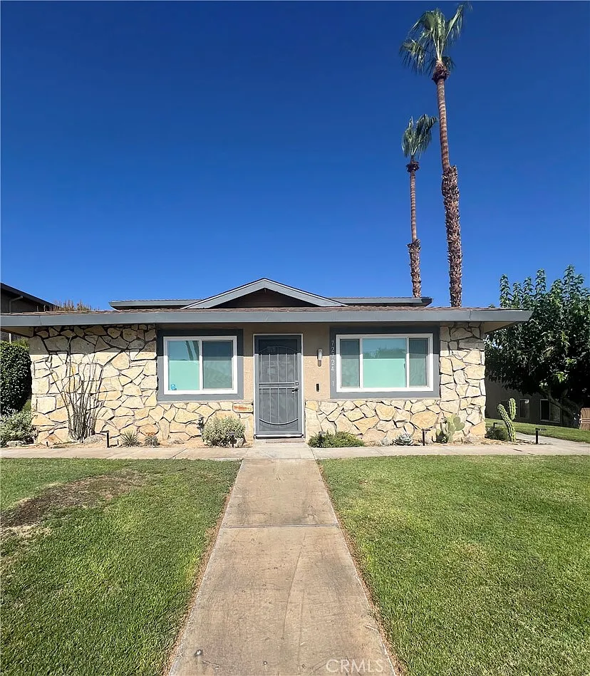 2 bed, 820 sqft, $3,500 — Photo 1