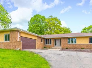 2002 Sierra Dr, Pekin, IL