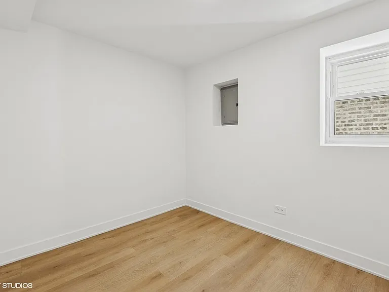 2839 N Christiana Ave #B — Photo 10