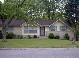 5404 Country Dr, Nashville, TN 37211