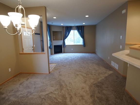 3rd image of 751 Maple Hills Dr APT C