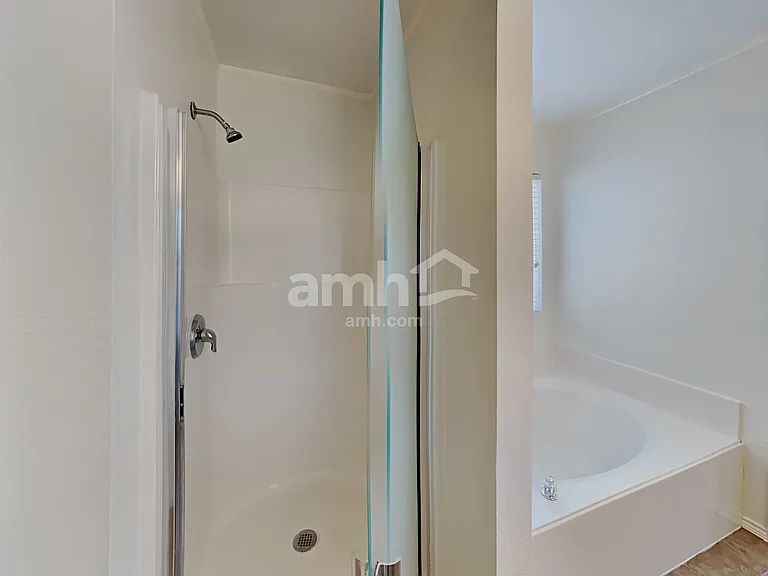 9921 Thomas Jefferson Dr — Photo 14
