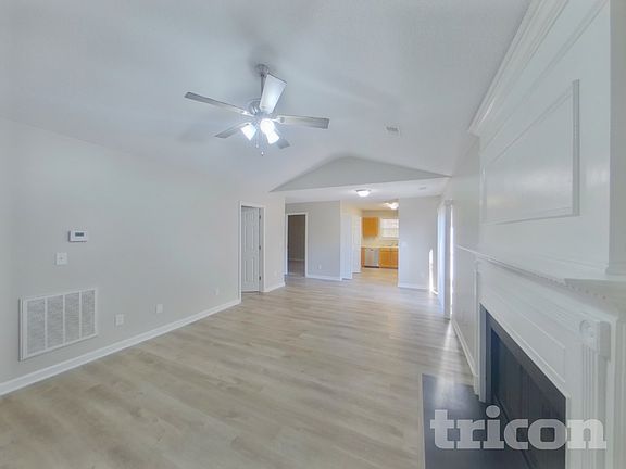 3rd image of 562 Chisolm Way