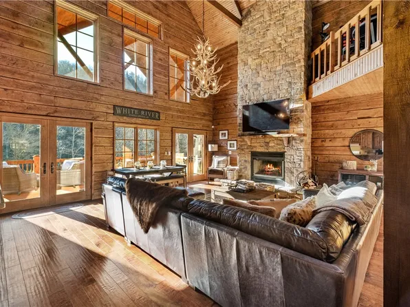 1134 County Road 212, Eureka Springs, AR 72631