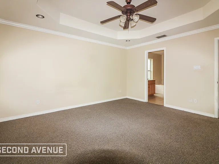 2422 Luzius Dr — Photo 10