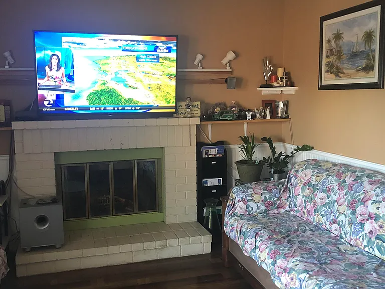 726 Newport Way — Photo 3