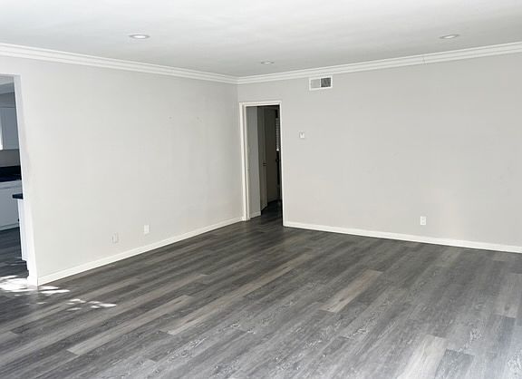 2nd image of 4415 Ventura Canyon Ave