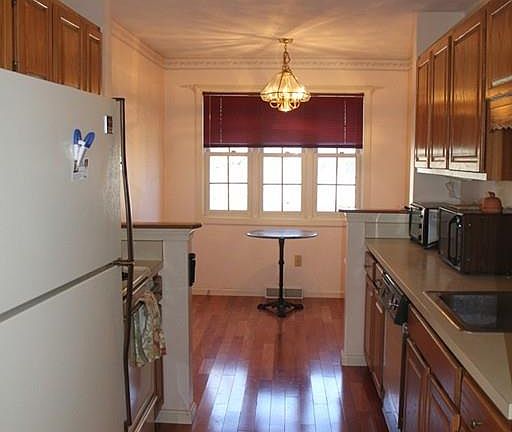 3rd image of 128 Laurelwood Dr