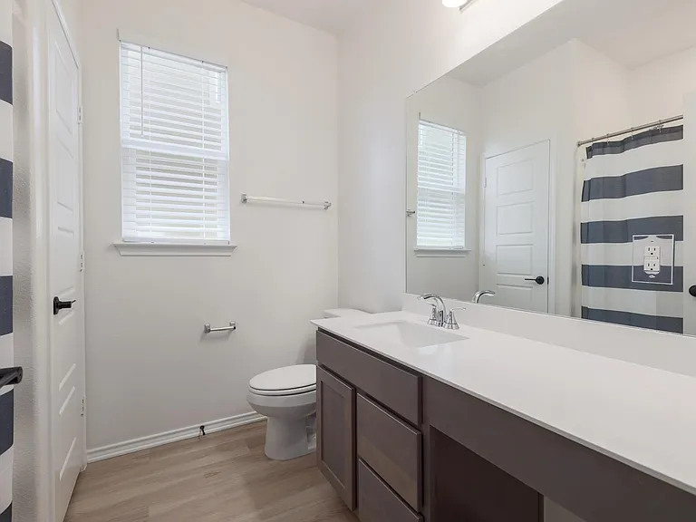 7807 Lawford Ct — Photo 15