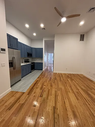 189 Main St #2A Photo 1