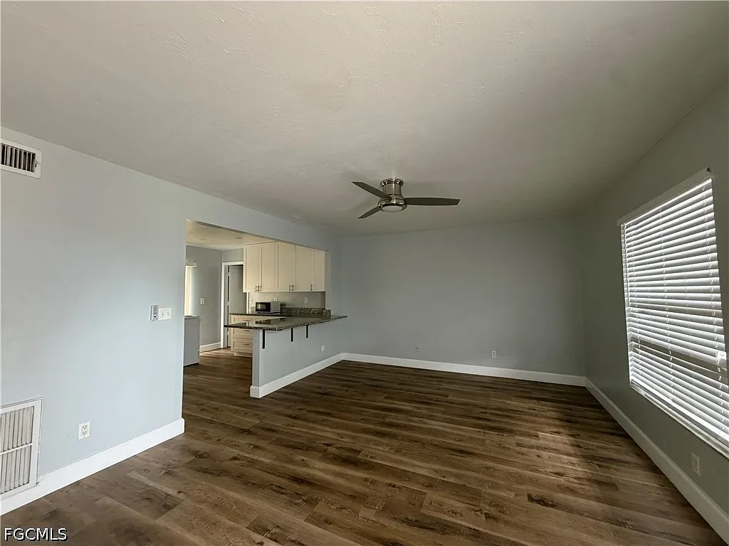 2 bed, 1.0 bath, 884 sqft, $1,600 — Photo 3