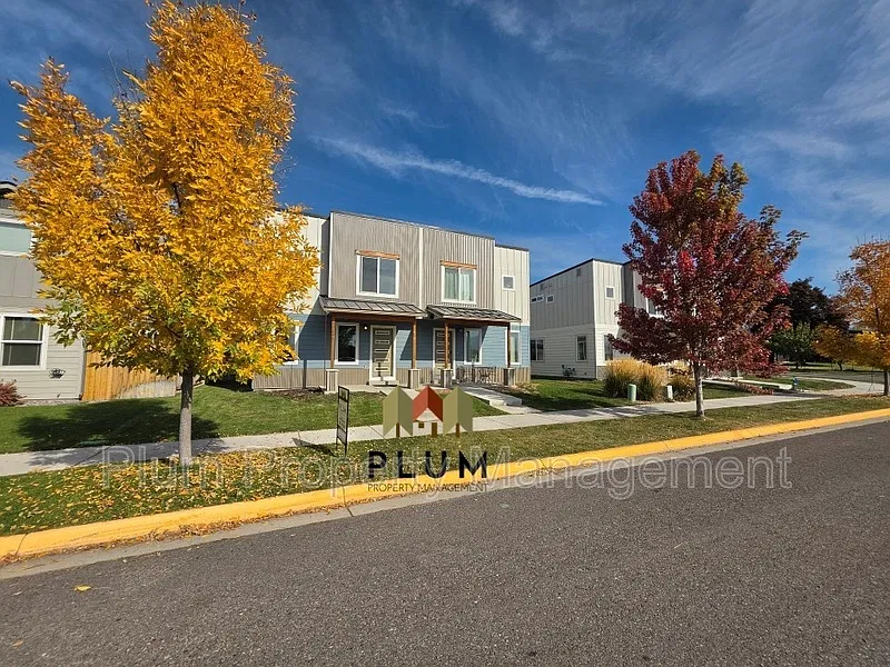 3 bed, 2.5 bath, 1275 sqft, $2,495 — Photo 2