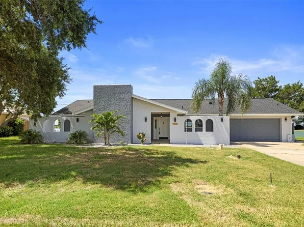 11930 W Bayshore Dr, Crystal River, FL 34429