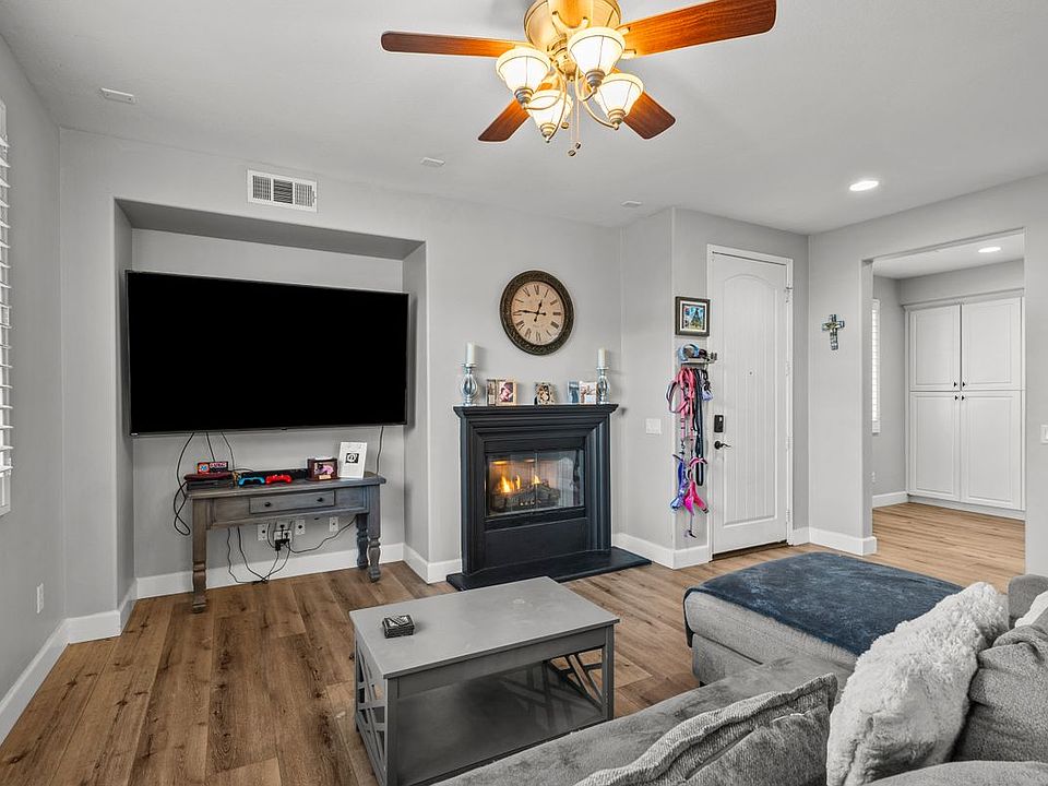 2nd image of 28414 Casselman Ln