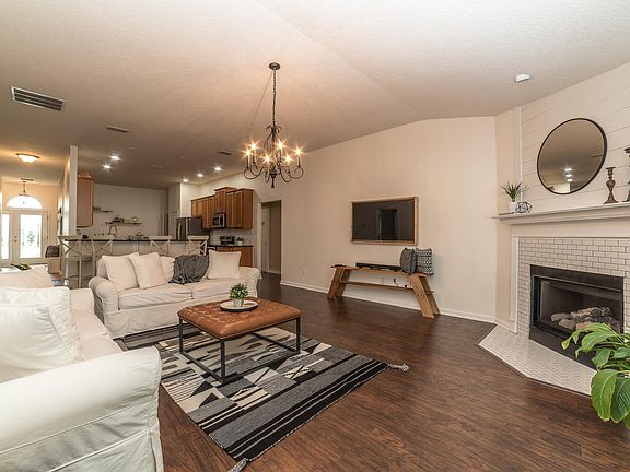 5th image of 117 Terracina Dr