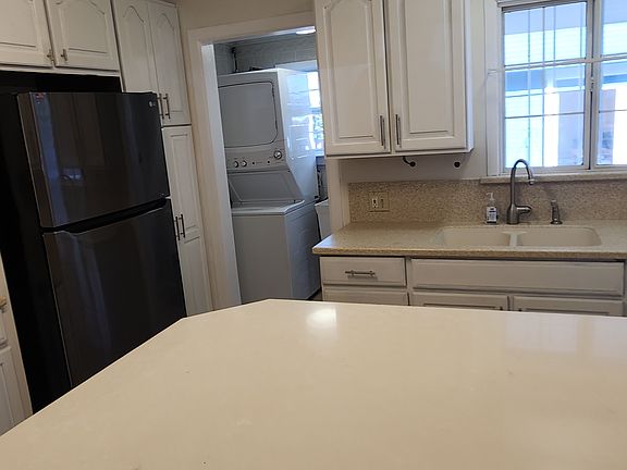 5th image of 760 Temple Ave #A